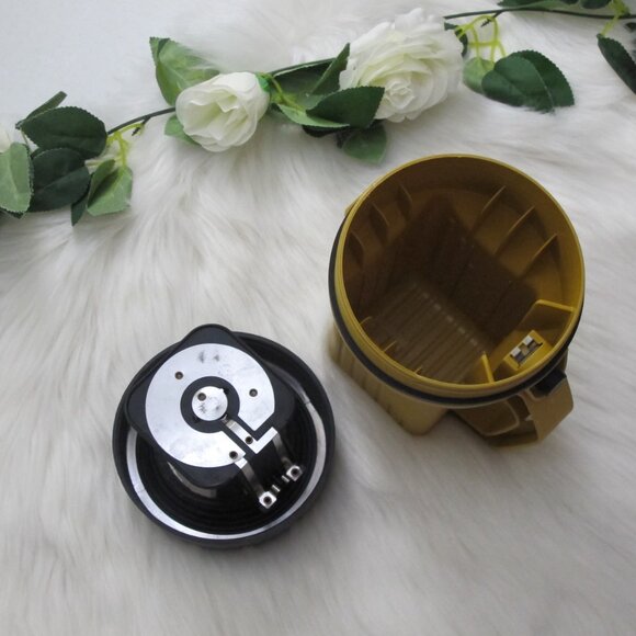 3/$15 Simple Camping Lantern Flashlight Handheld - Picture 4 of 10